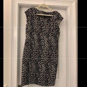 Banana Republic Black and White spots w/ pockets!